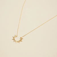 Sunburst Charm Gold Dip Short Necklace