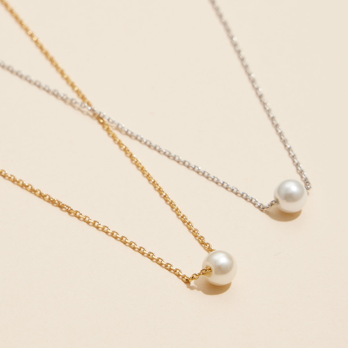 18K Classic Small Pearl Pendant Necklace