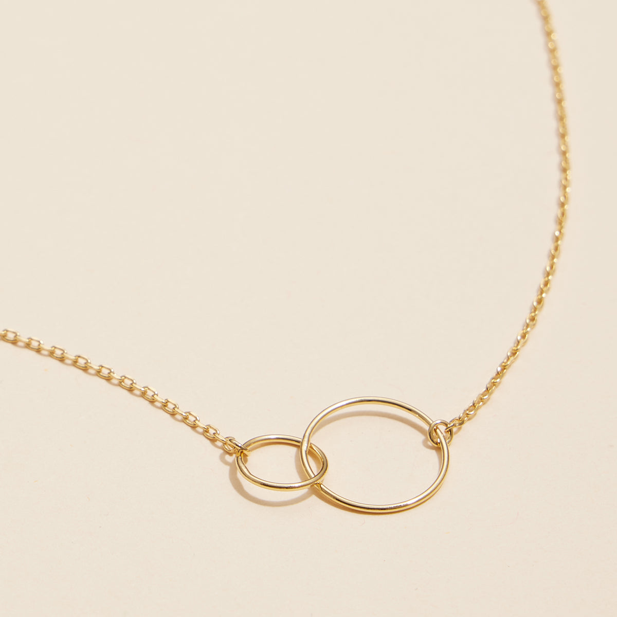 18K Double Circle Pendant Necklace