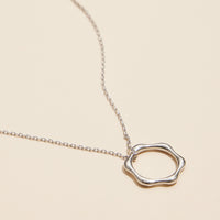 7mm Wavy Circle Charm 18K Gold Dip Necklace