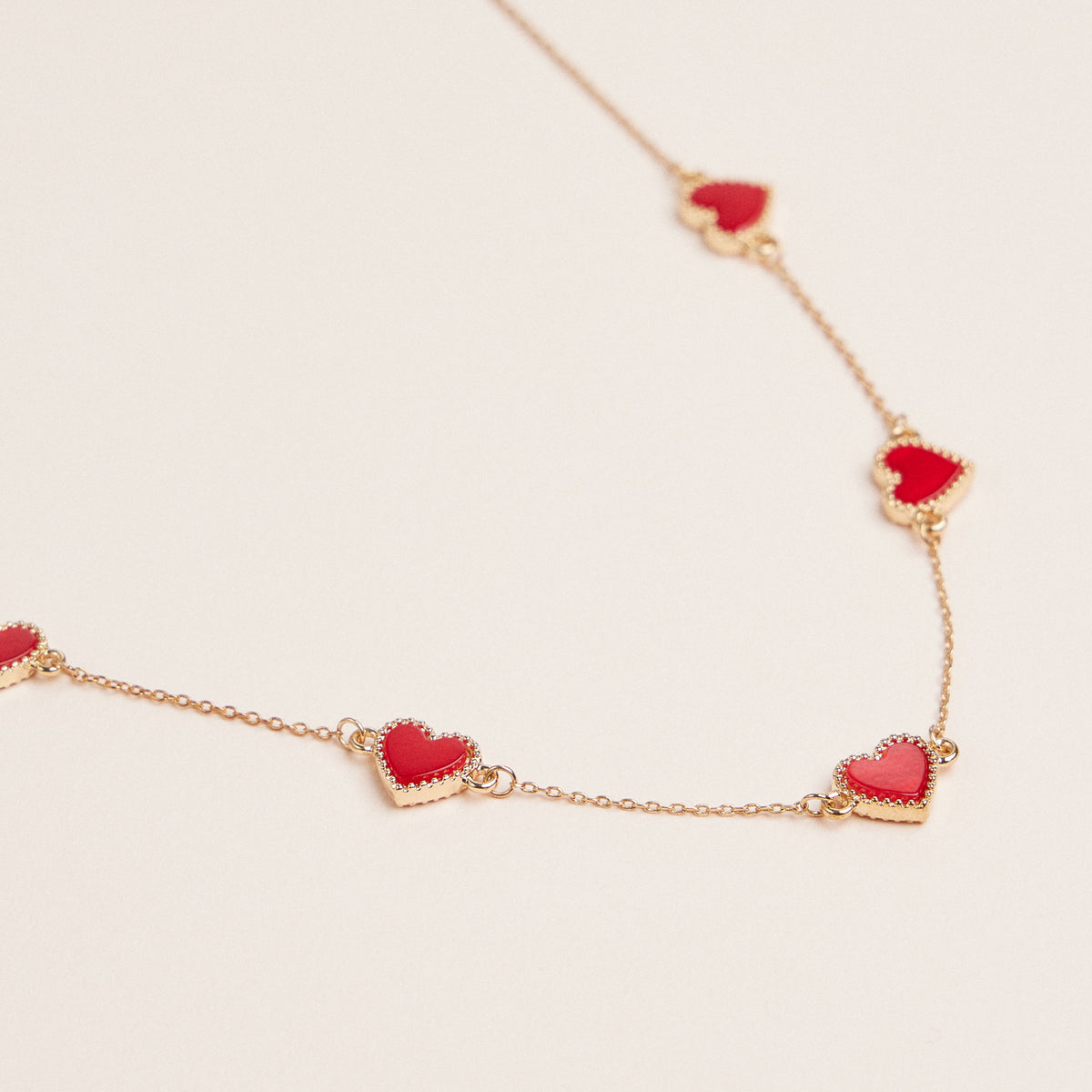 Heart Shaped Station Necklaces Gold Chain Jewelry in Red Pink Black White