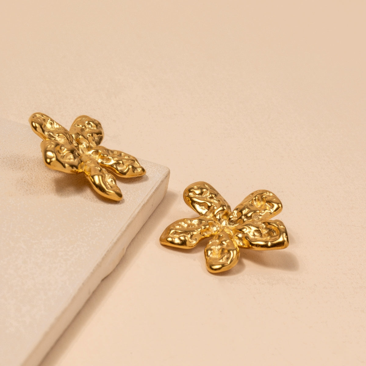 Hammered Flower 18K Gold Plated Stainless Steel Earrings