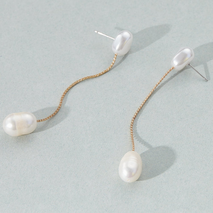 Metal Wire Pearl Earrings