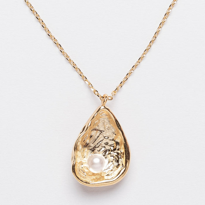 18K Gold Dipped Necklace with Seashell Pearl Pendant