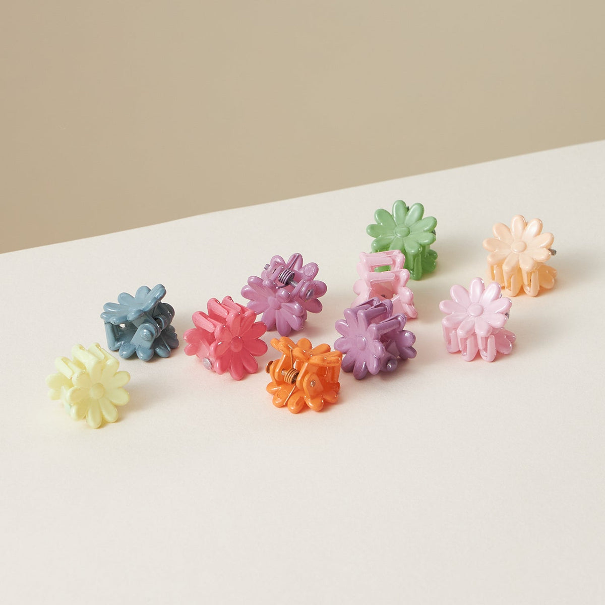 10 Pcs Rubber Coated Flower Mini Claw Hair Clips