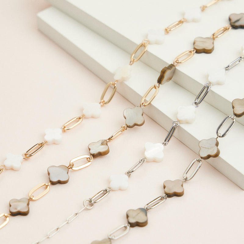 Mother of Pearl Clover Necklace – Elegant Gold Chain Link Necklace with Natural Shell Accents